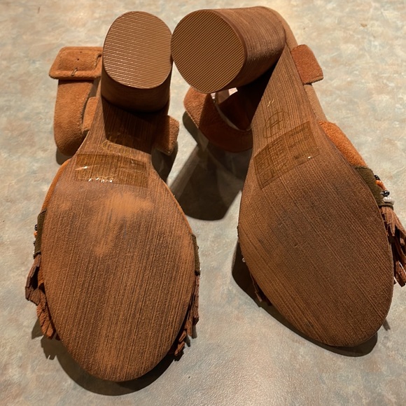 House of Harlow suede sandals (sz 7.5) - Picture 5 of 12